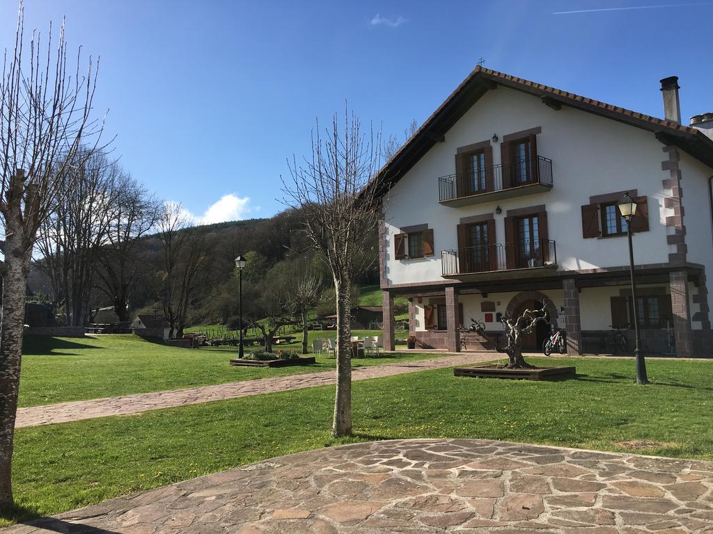 Apartamentos Irati Espinal-Auzperri Buitenkant foto