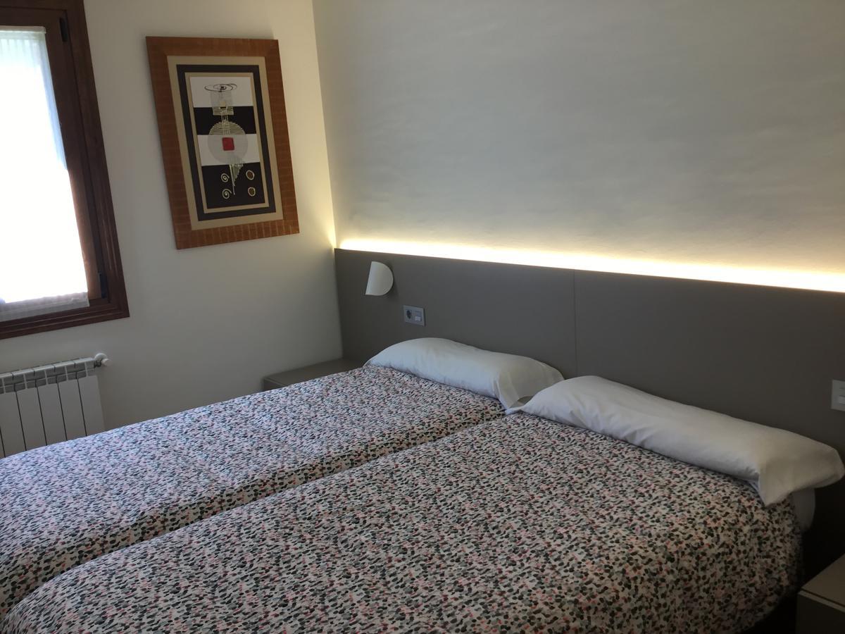 Apartamentos Irati Espinal-Auzperri Buitenkant foto