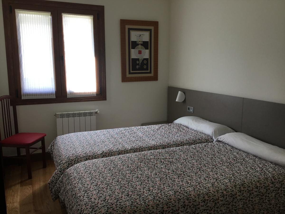 Apartamentos Irati Espinal-Auzperri Buitenkant foto